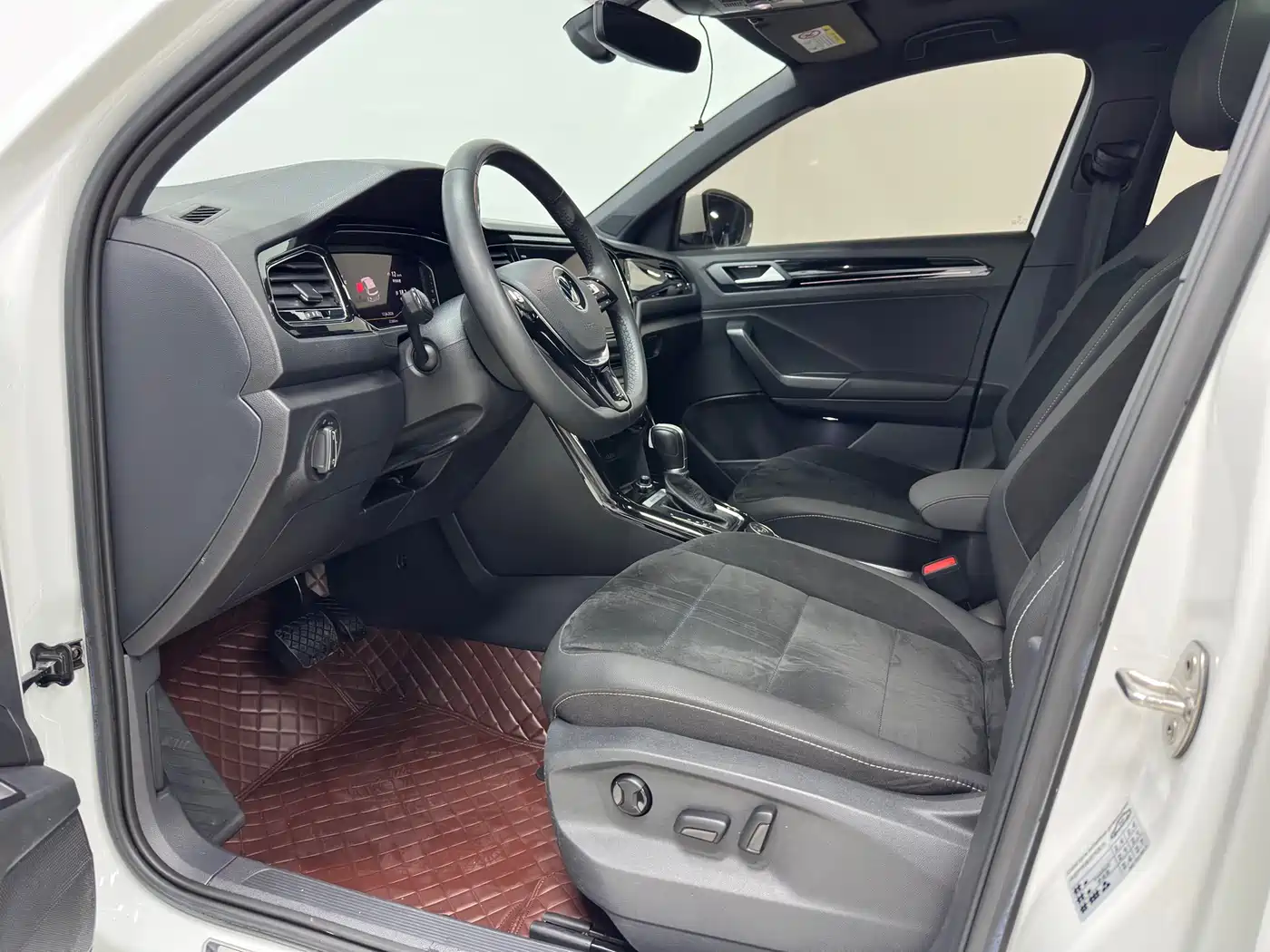 Volkswagen T-ROC 2021 280TSI DSG 4WD Luxury Connected фото 10