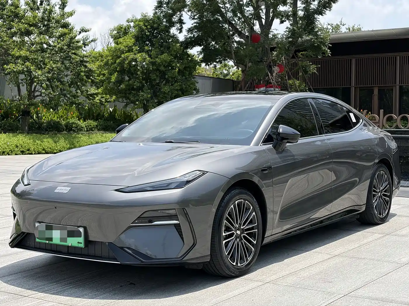 Geely Galaxy Galaxy E8 2025 575km Voyage Smart Drive Edition фото 2