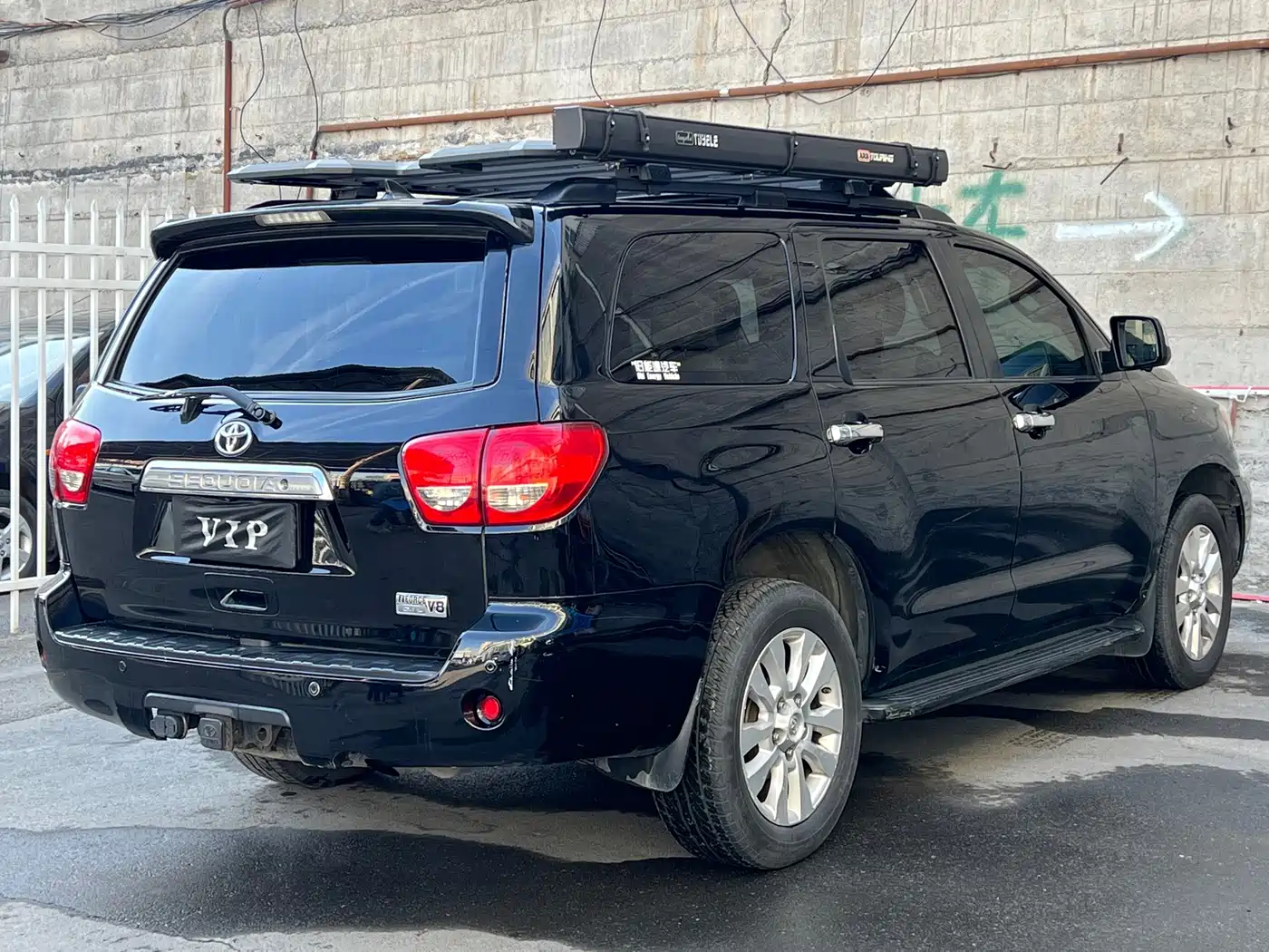 Toyota Sequoia 2013 2010 5.7 Platinum Edition