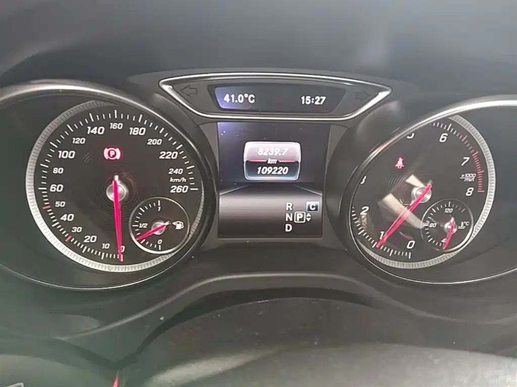 Mercedes-Benz GLA 2018 GLA 200 Dynamic фото 12