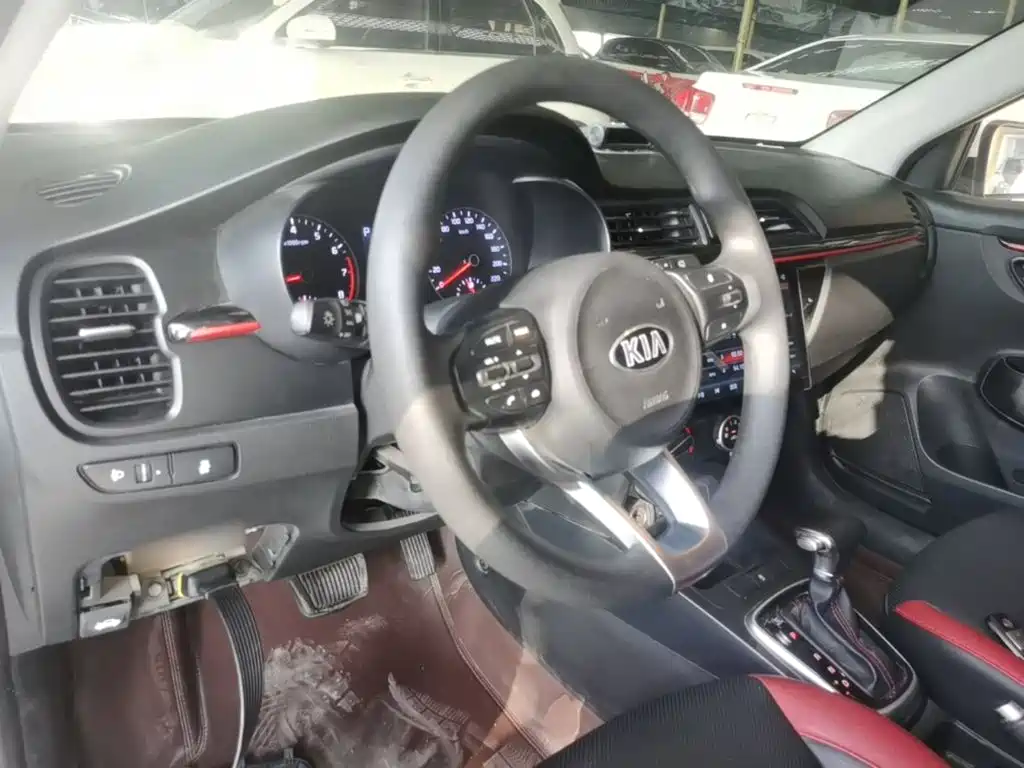 Kia KX CROSS 2018 2017 1.4L AT GLS