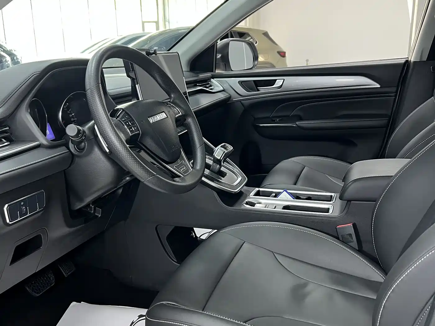 Haval M6 2021 PLUS 1.5T DCT Luxury Smart Connect фото 11