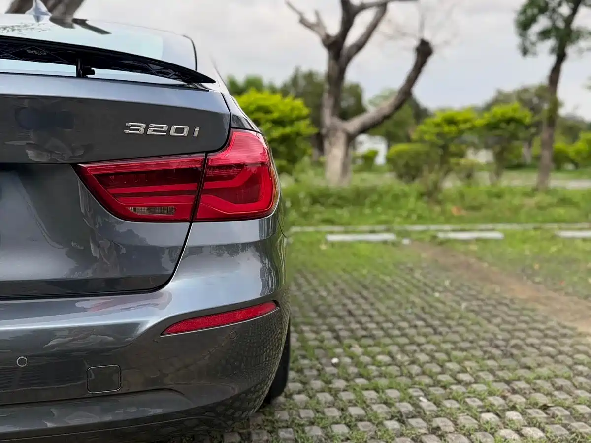 BMW 3 Series GT 2019 320i Fashion Model фото 5