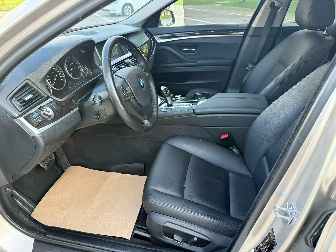 BMW 5 Series 2014 525Li Leading фото 4