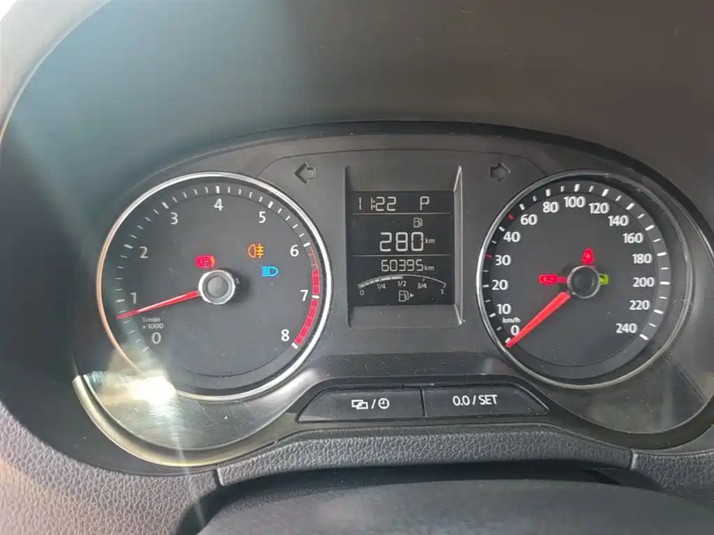 Volkswagen Polo 2016 1.6L Automatic Comfort фото 12