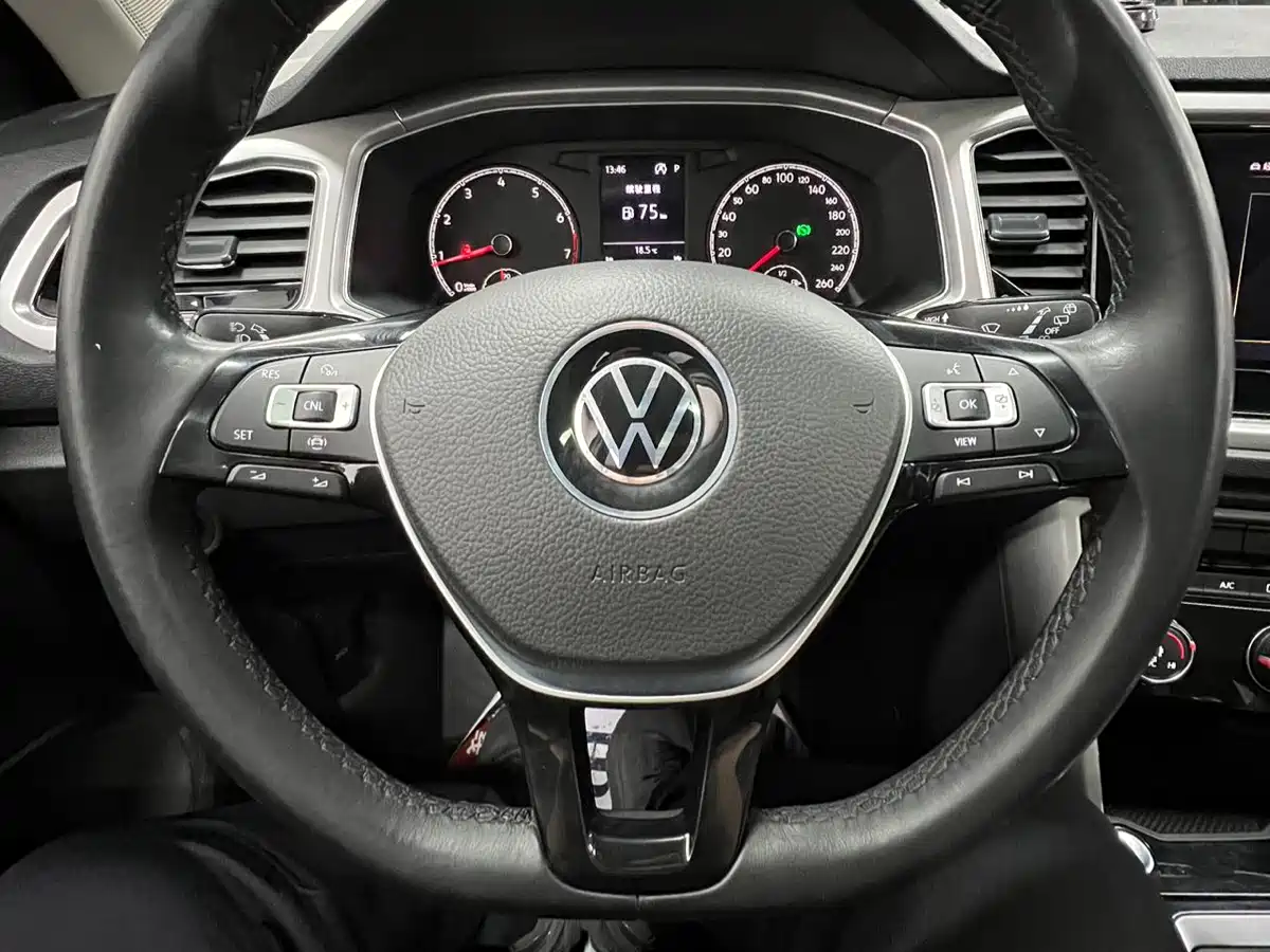 VOLKSWAGEN T-ROC EXPLORING SONGS