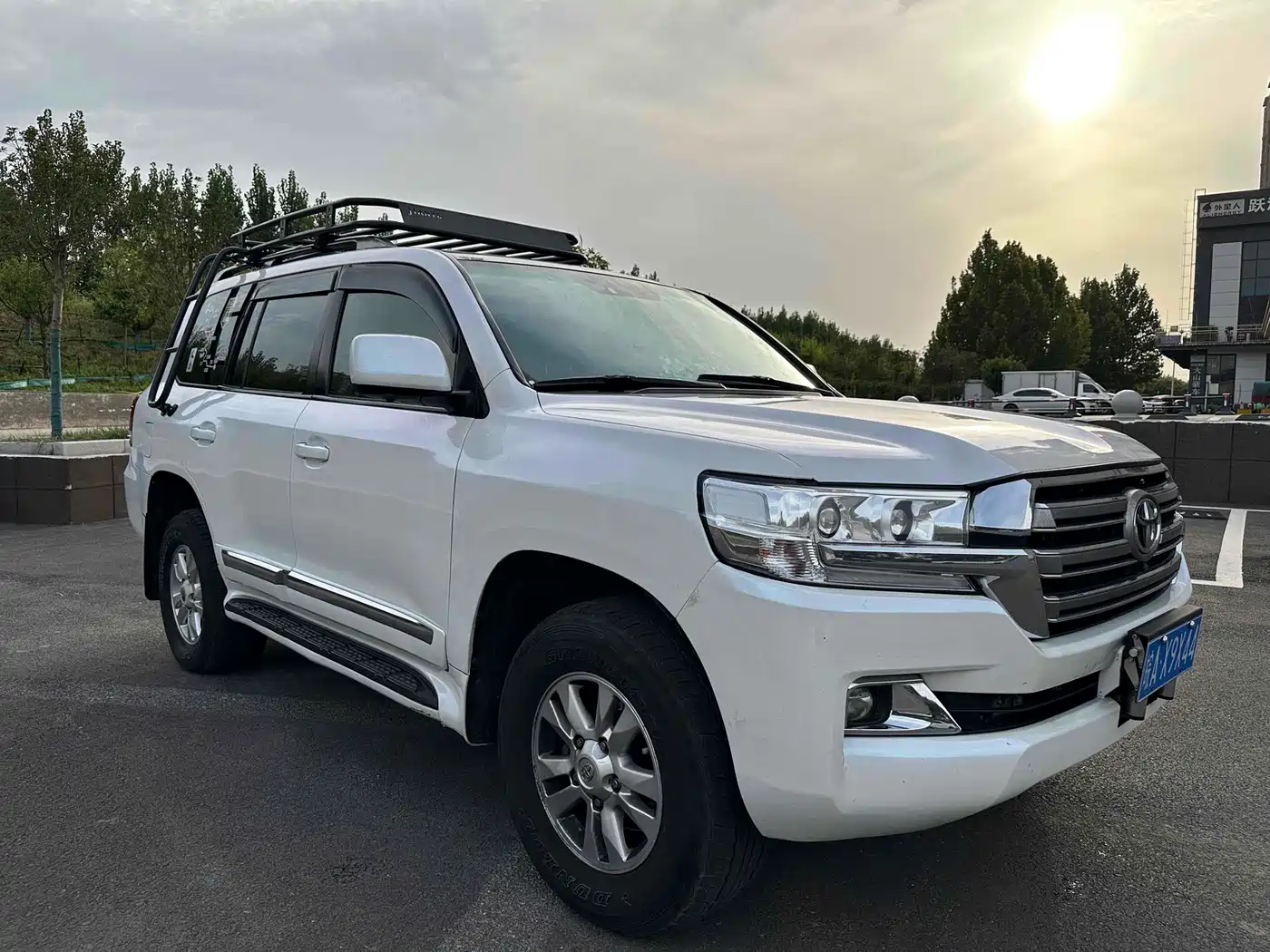 Toyota Land Cruiser 2010 Model 4.7L Automatic VX фото 3