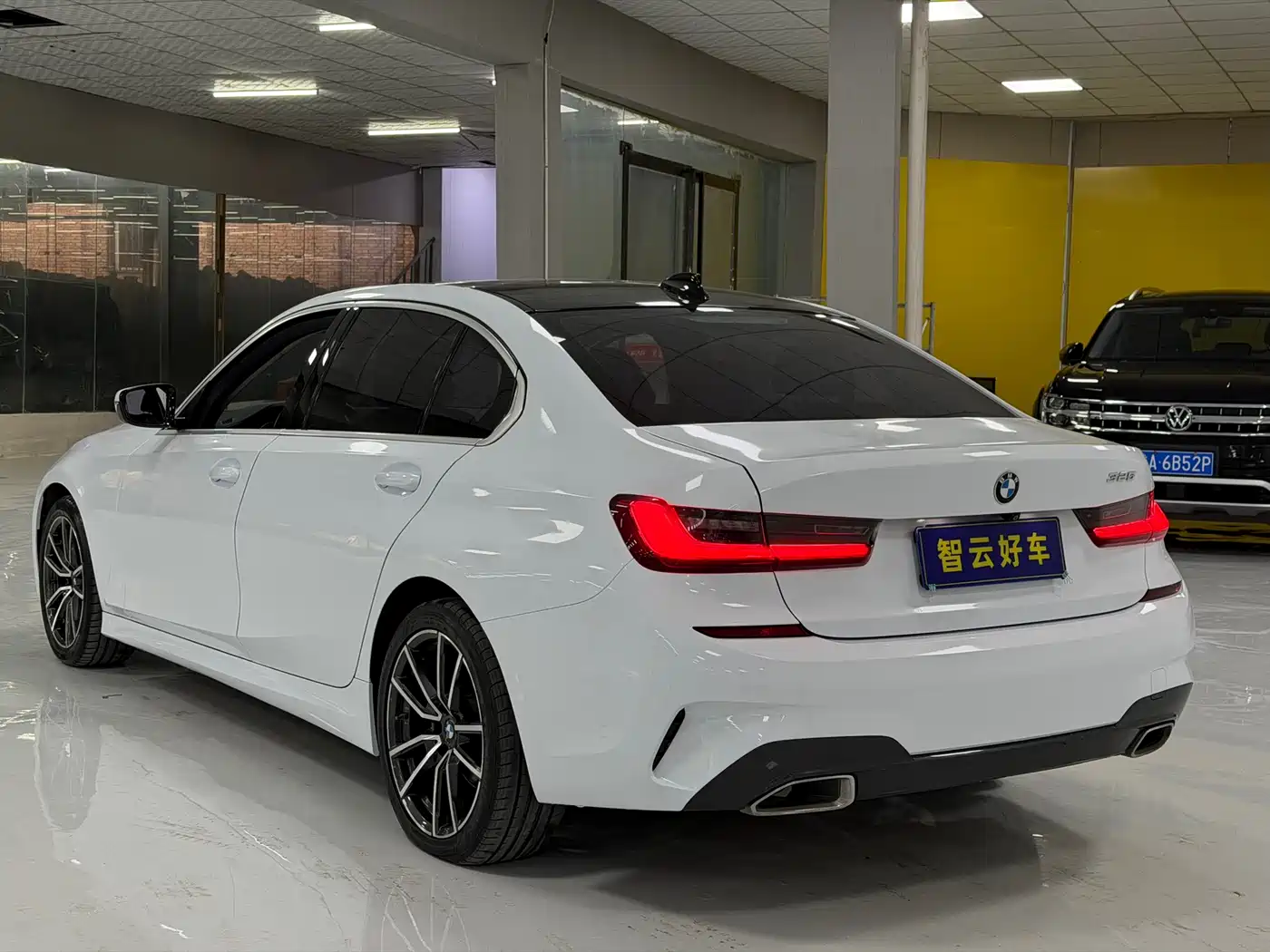 BMW 3 Series 2020 325Li M Sport Package фото 7