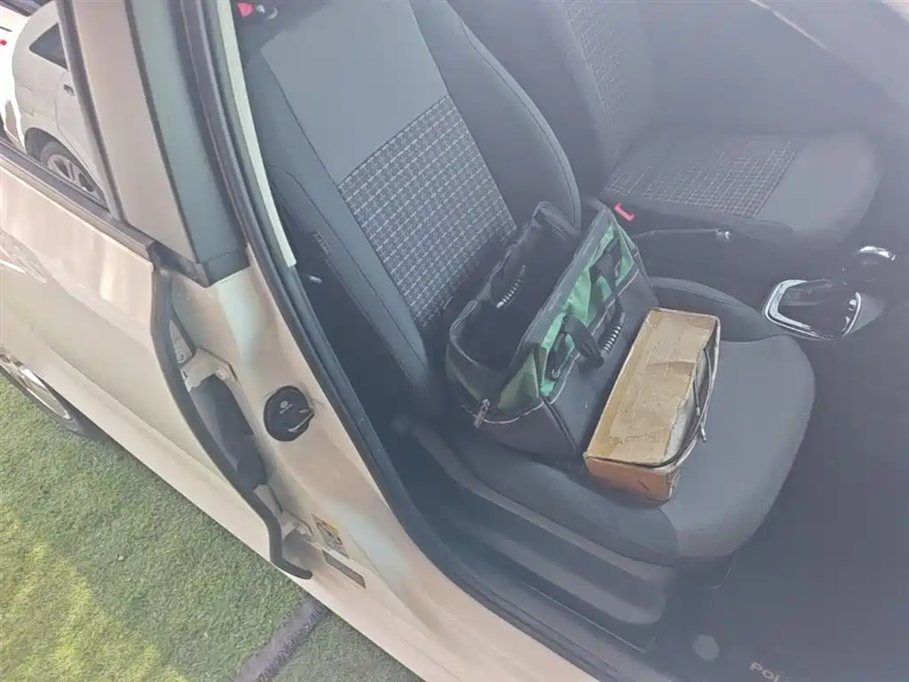 Volkswagen Polo 2016 1.6L Automatic Comfort фото 25