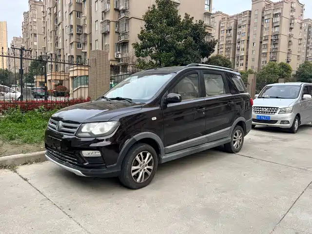  Dongfeng Fengguang Fengguang 370 2016 Model 1.5L Manual Smart 7-seater