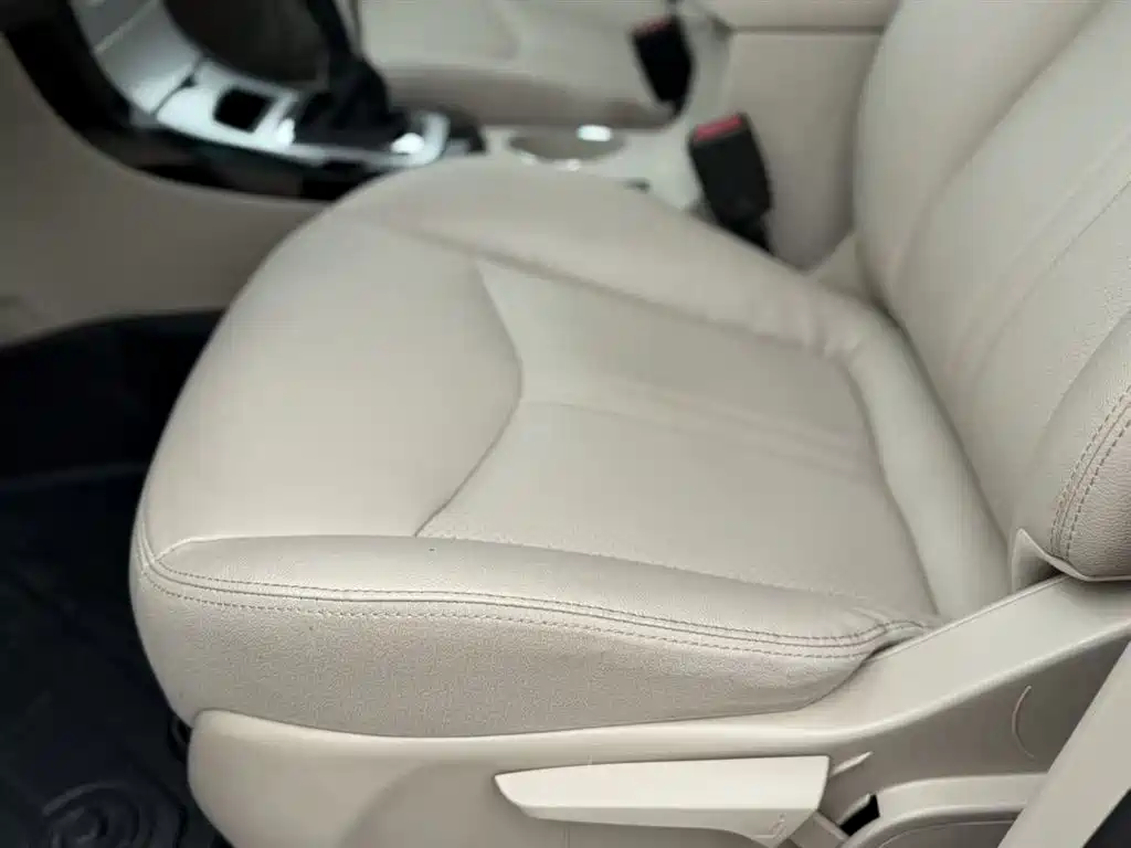 BYD E5