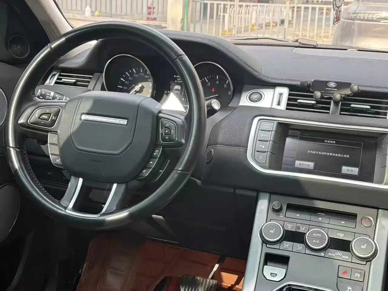 Land Rover Range Rover Evoque 2015 2.0T 5-Door Fashion Edition фото 9