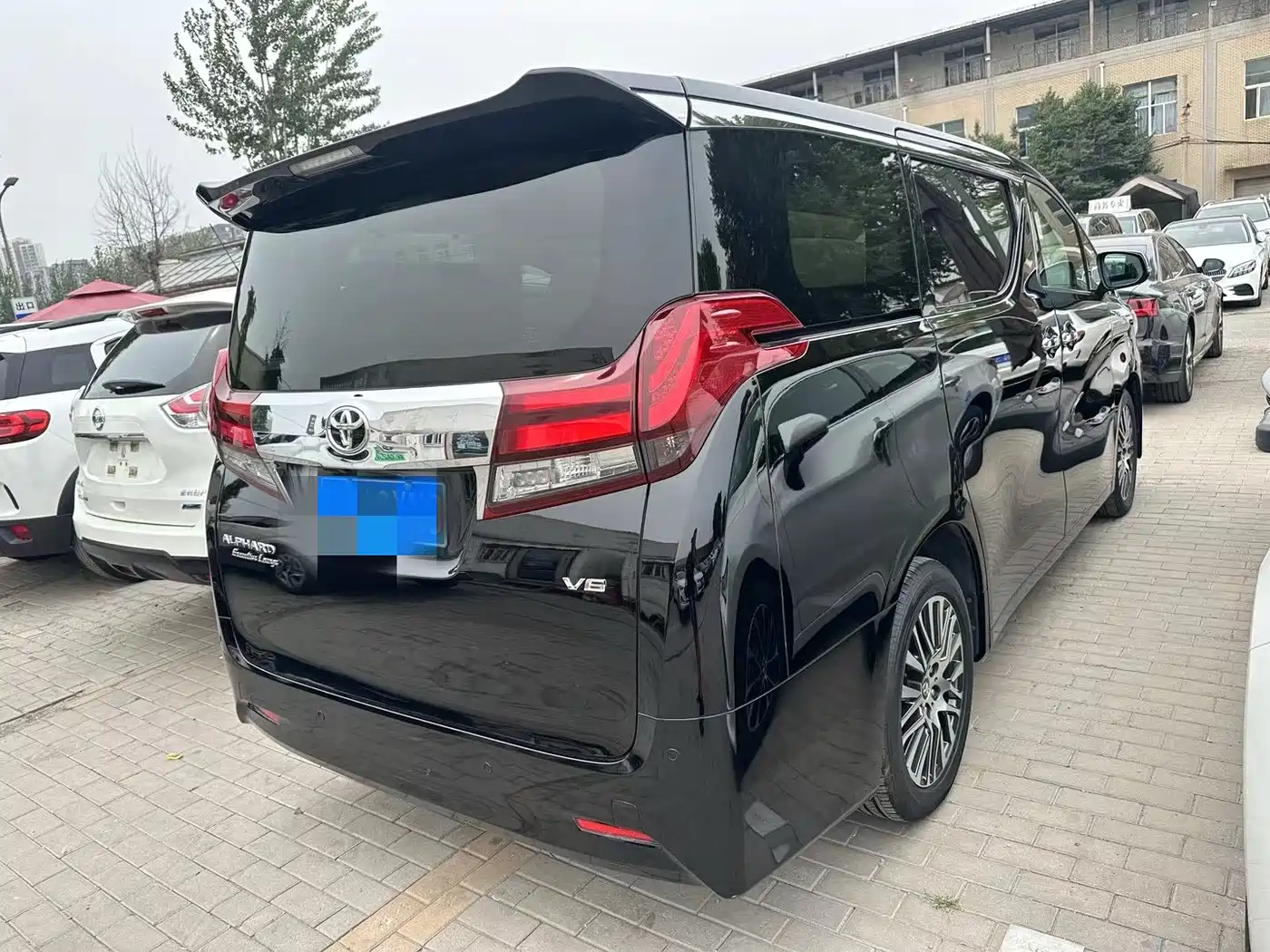 Toyota Alphard 2018 3.5L Premium фото 2