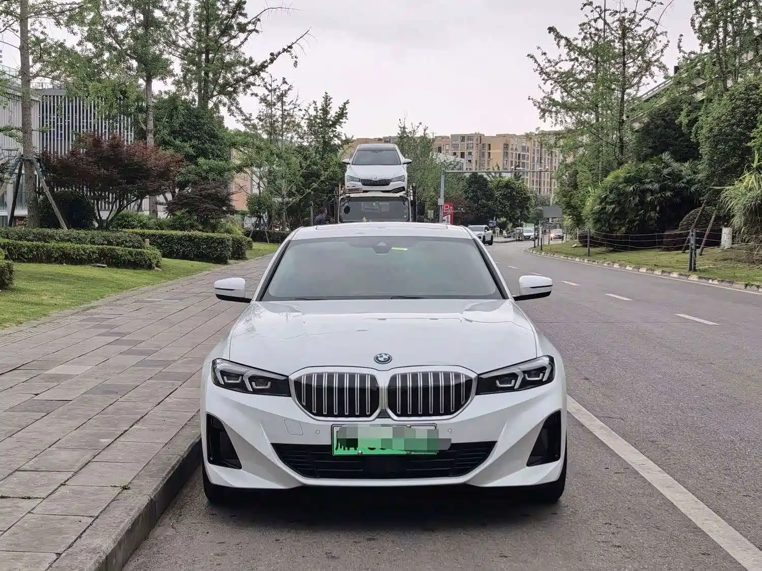 Photo 2 - BMW i3
