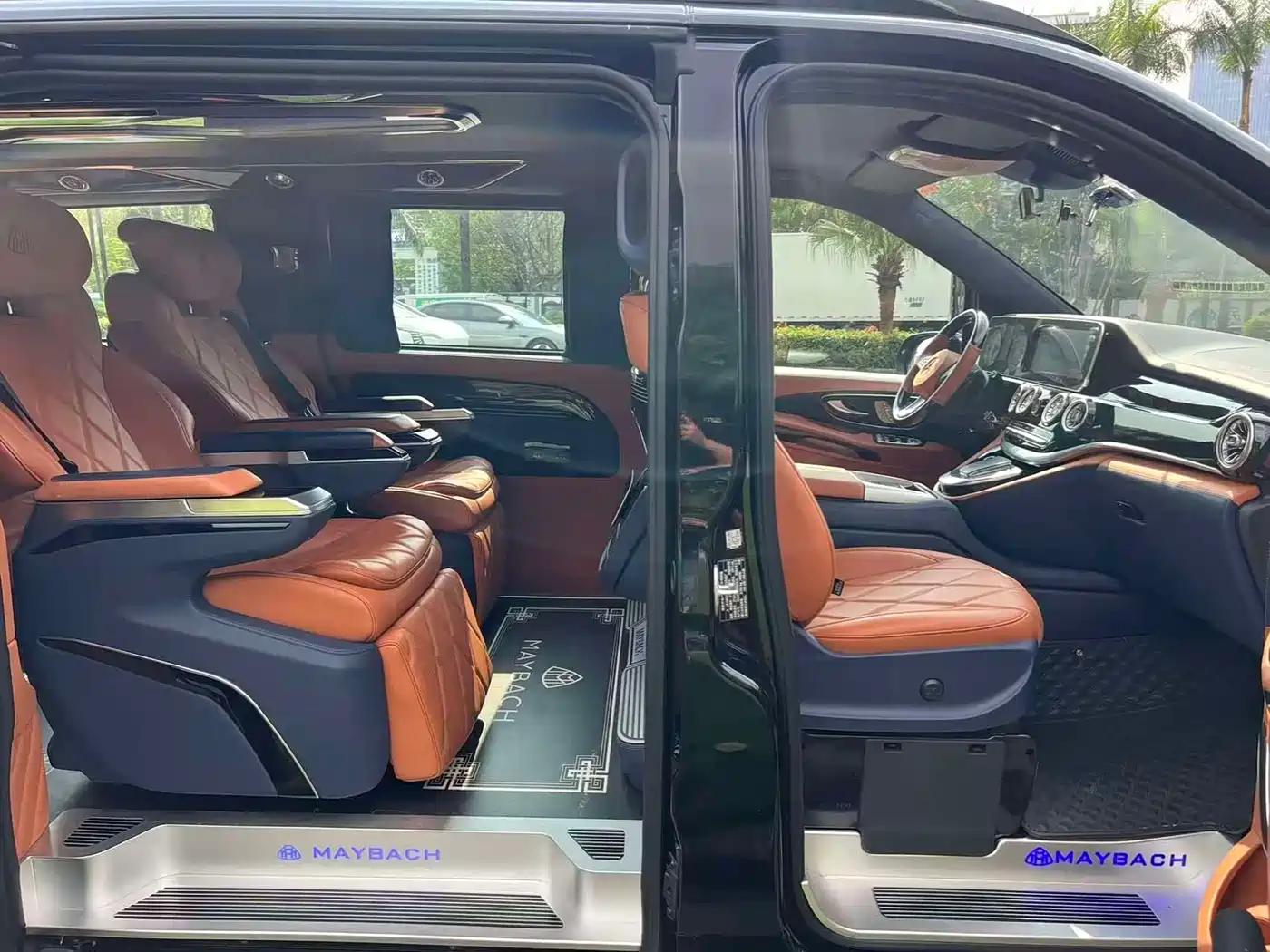 Mercedes-Benz Vito 2024 2.0T Business 7-Seater фото 12