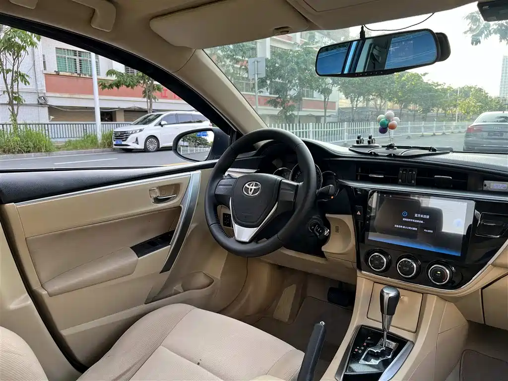 Toyota Corolla 2014 1.6L CVT GL фото 11