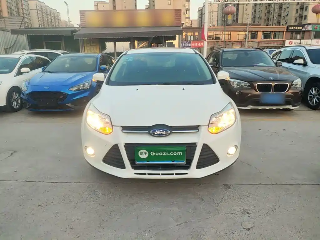 Фото 3 - Ford Focus