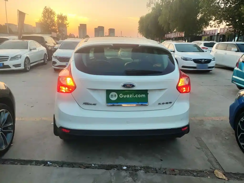 Фото 6 - Ford Focus