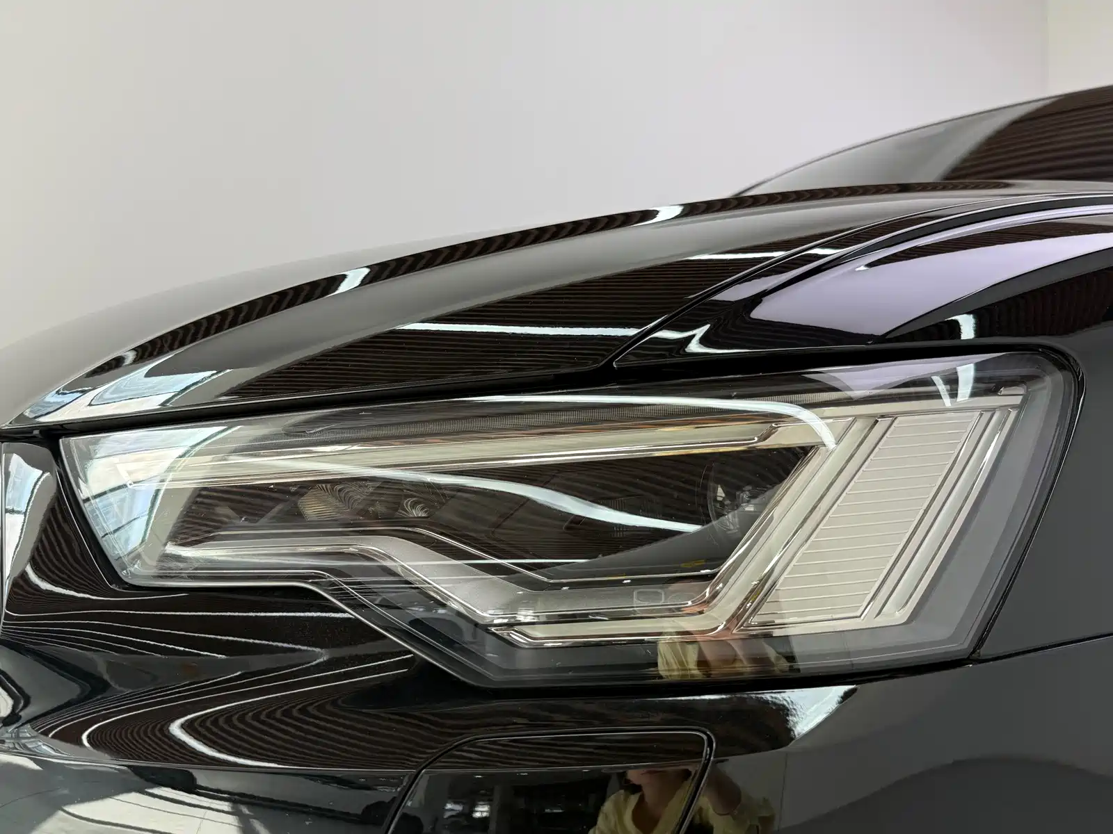 Фото 12 - Audi A6L