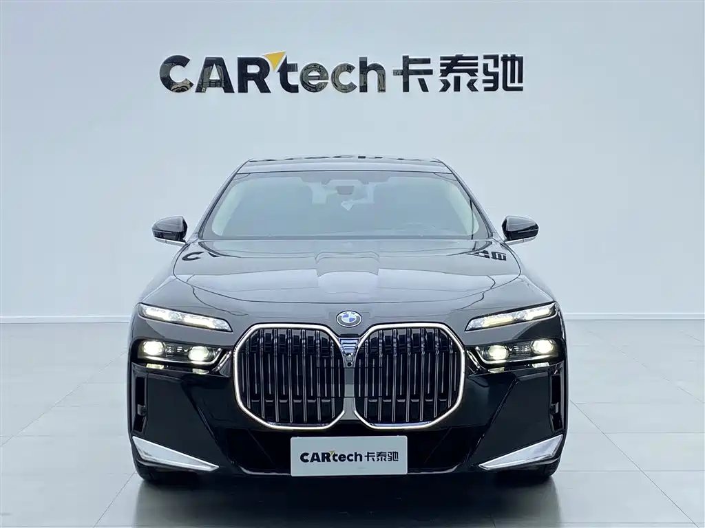 BMW 7-SERIES