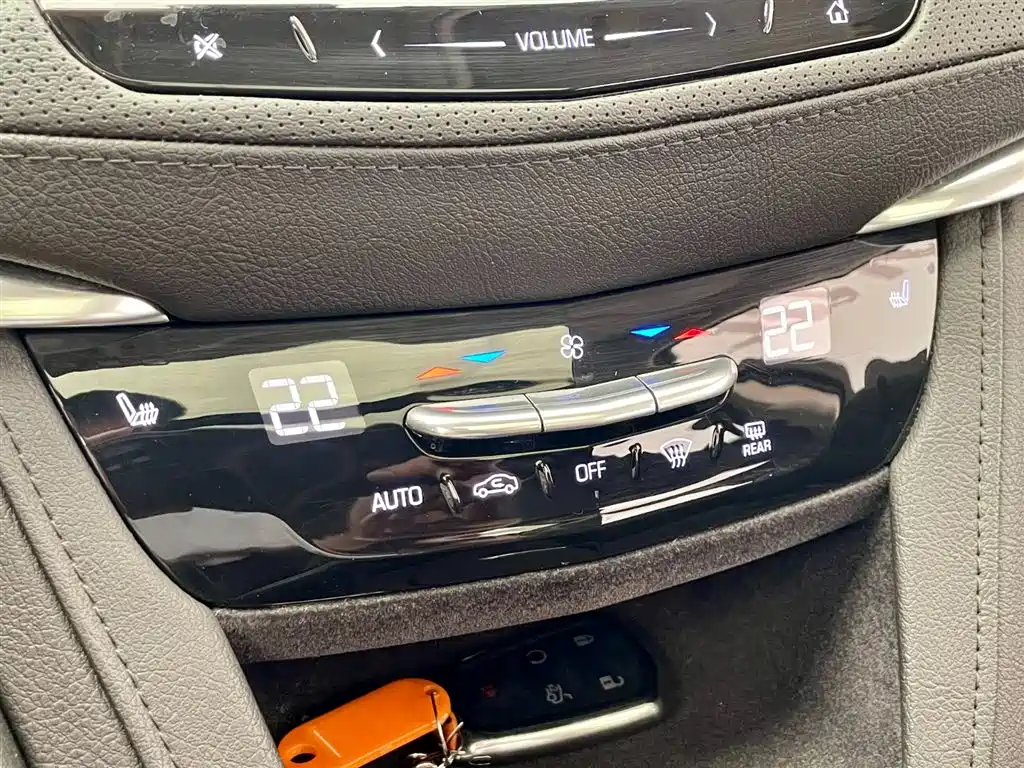 Cadillac XT5 2016 28T AWD Luxury Model фото 10