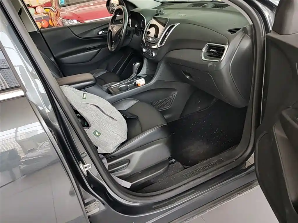 Chevrolet Equinox 2017 535T Automatic Realm Edition фото 11