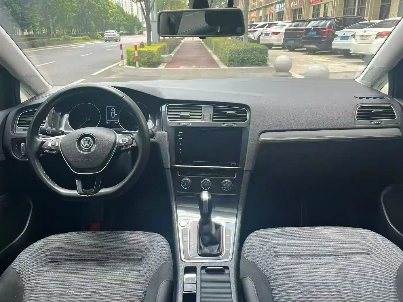 Volkswagen Golf 2020 Beloved Edition 280TSI DSG Comfort фото 8