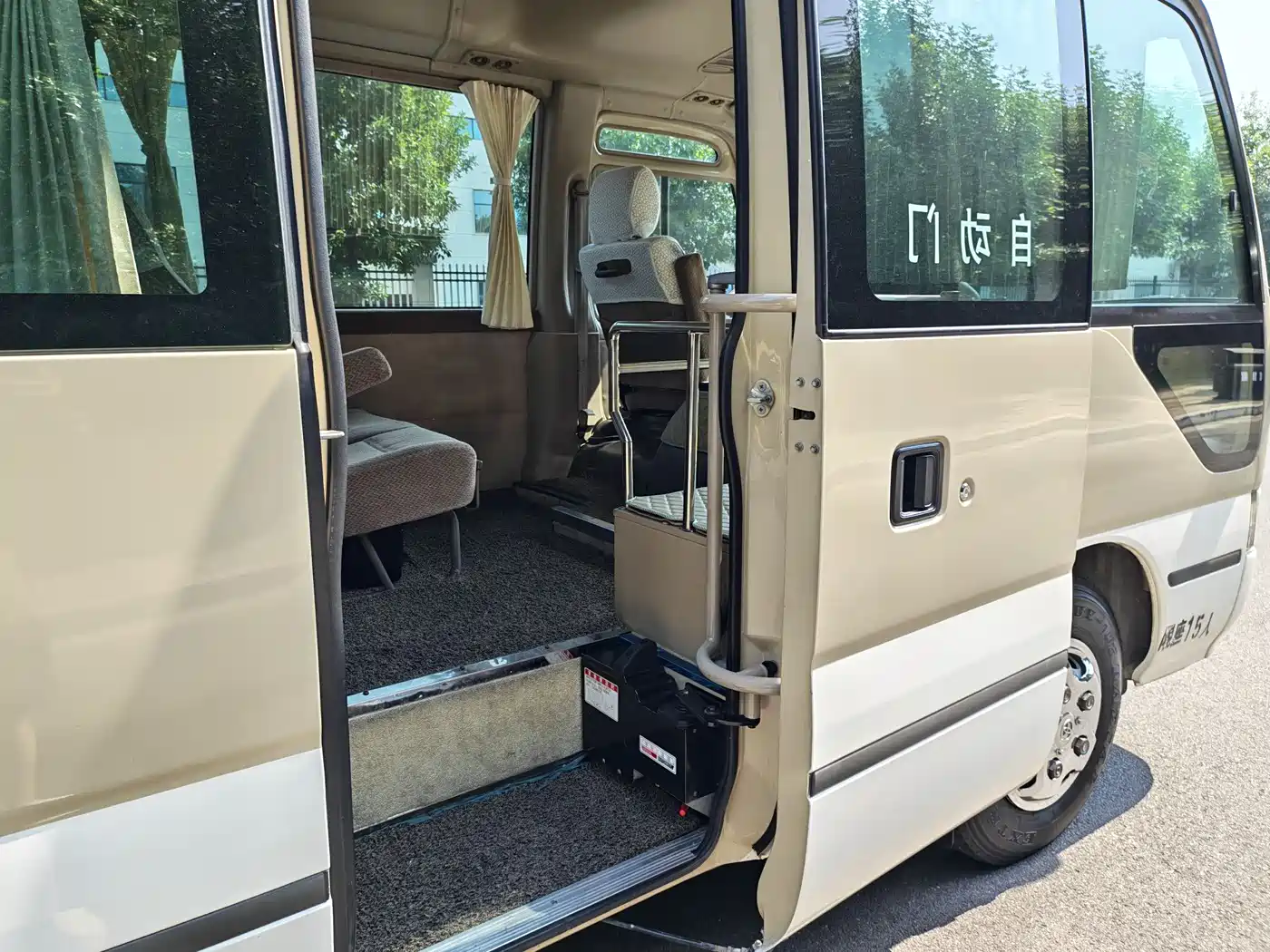 Toyota Coaster 2007 2.7L Gasoline Premium Edition 20-seater фото 11