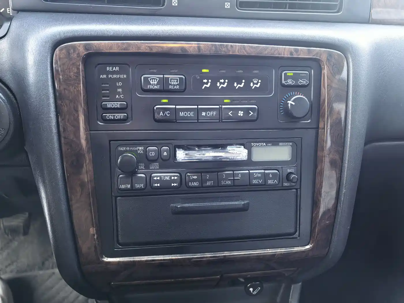 Toyota Crown фото 10