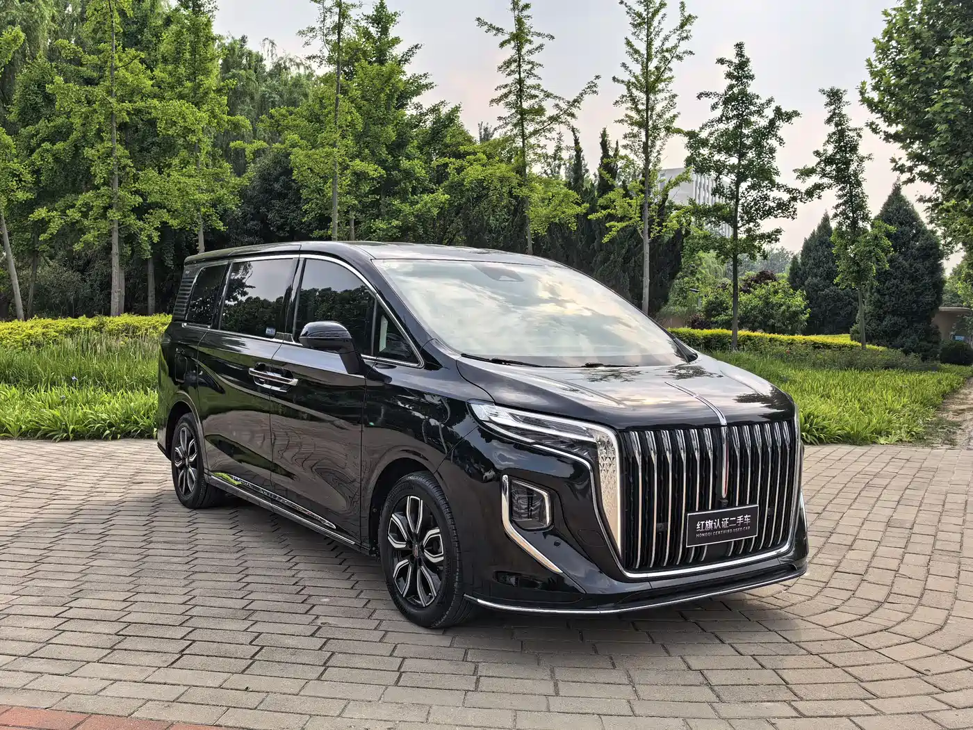 Hongqi HQ9 2023 2.0T Smart Connect Flag Enjoy Edition фото 3