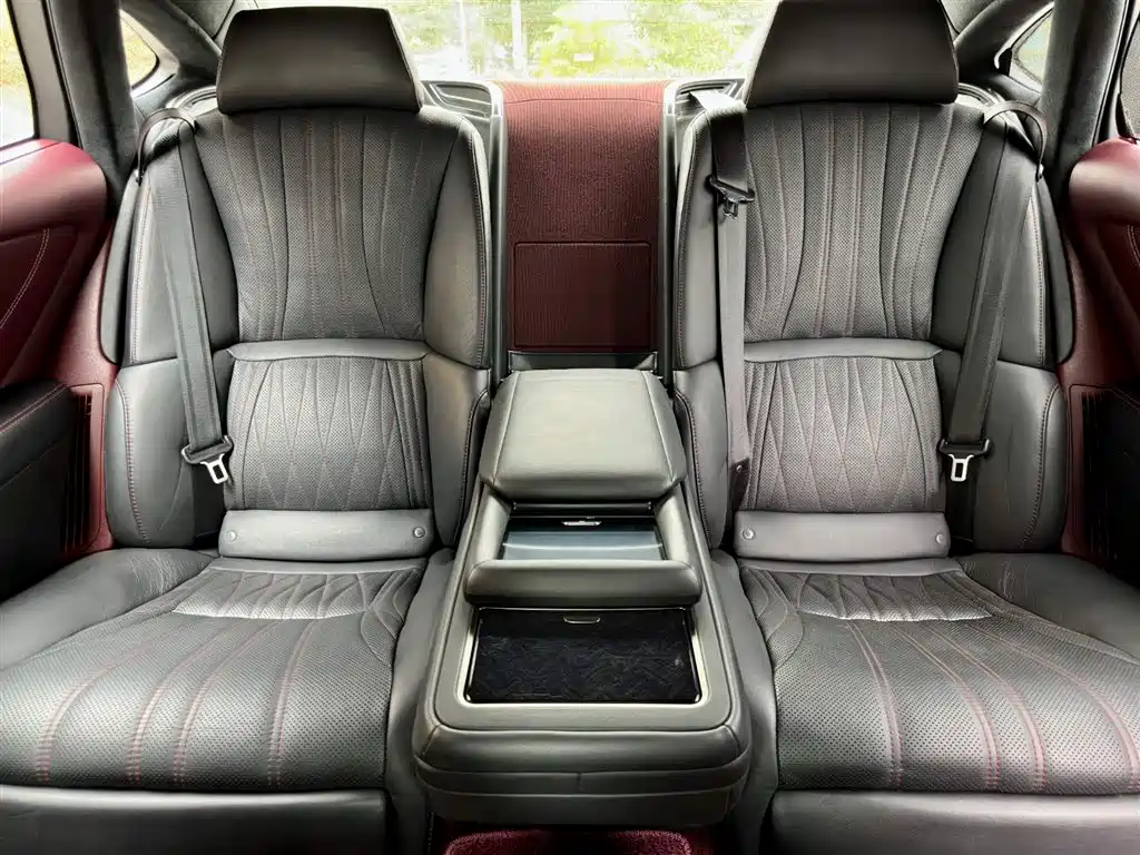 Lexus LS 2018 500h Executive Edition China VI фото 16