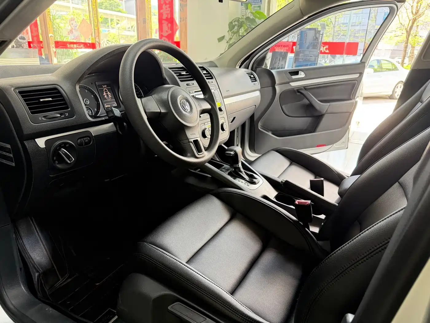 Volkswagen Sagitar 2011 1.4TSI Automatic Technology фото 7