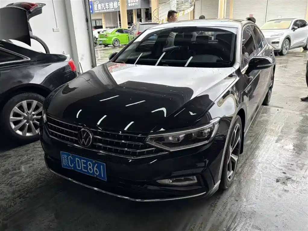 Volkswagen Magotan 2023 2 Million Units Anniversary Edition 330TSI DSG Leading Type