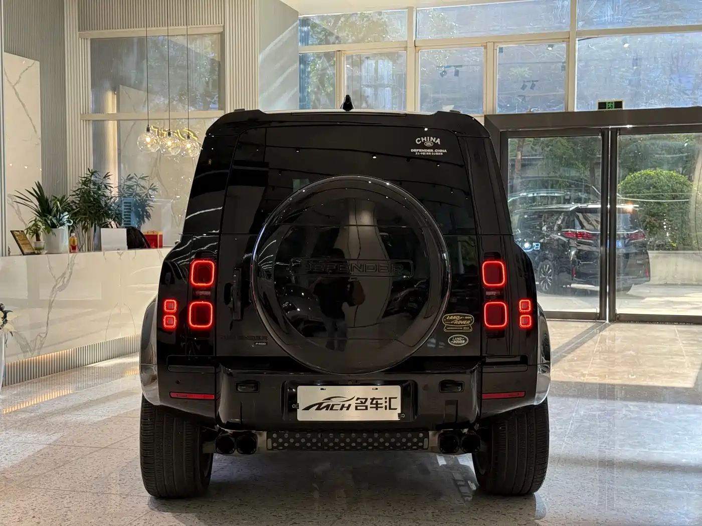 Land Rover Defender 2022 110 P400 X-DYNAMIC HSE фото 4