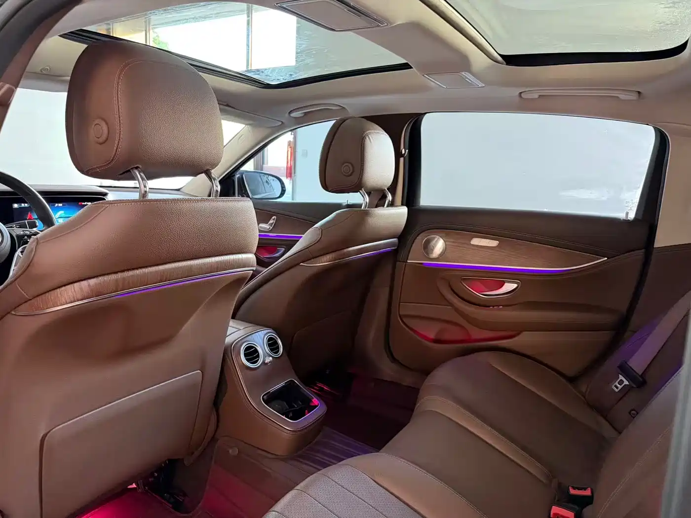 Mercedes-Benz E-Class 2022 E 260 L Sport 4MATIC фото 8