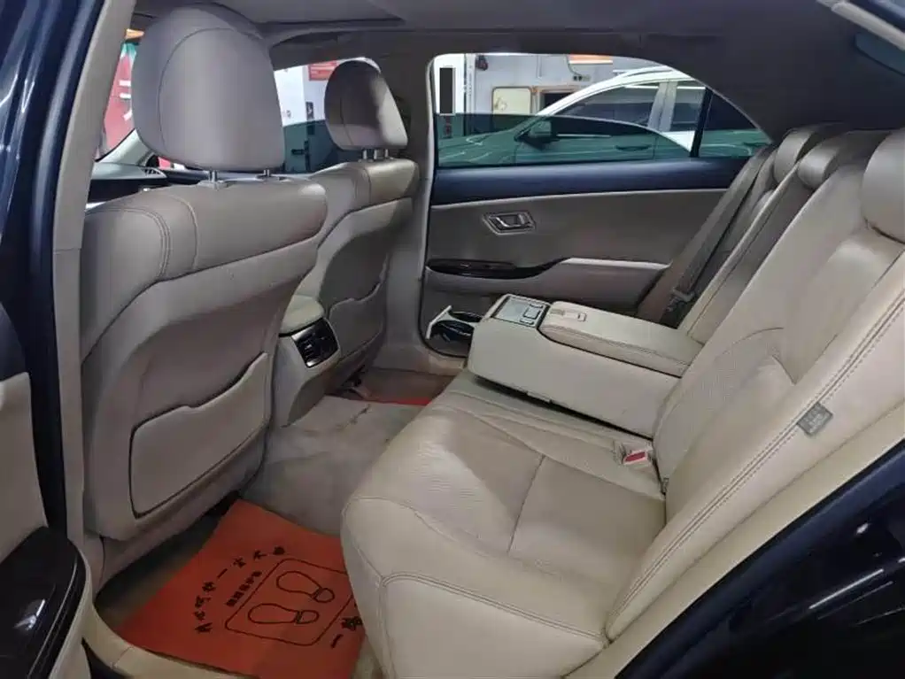 Toyota Crown 2010 3.0L Royal Saloon фото 9