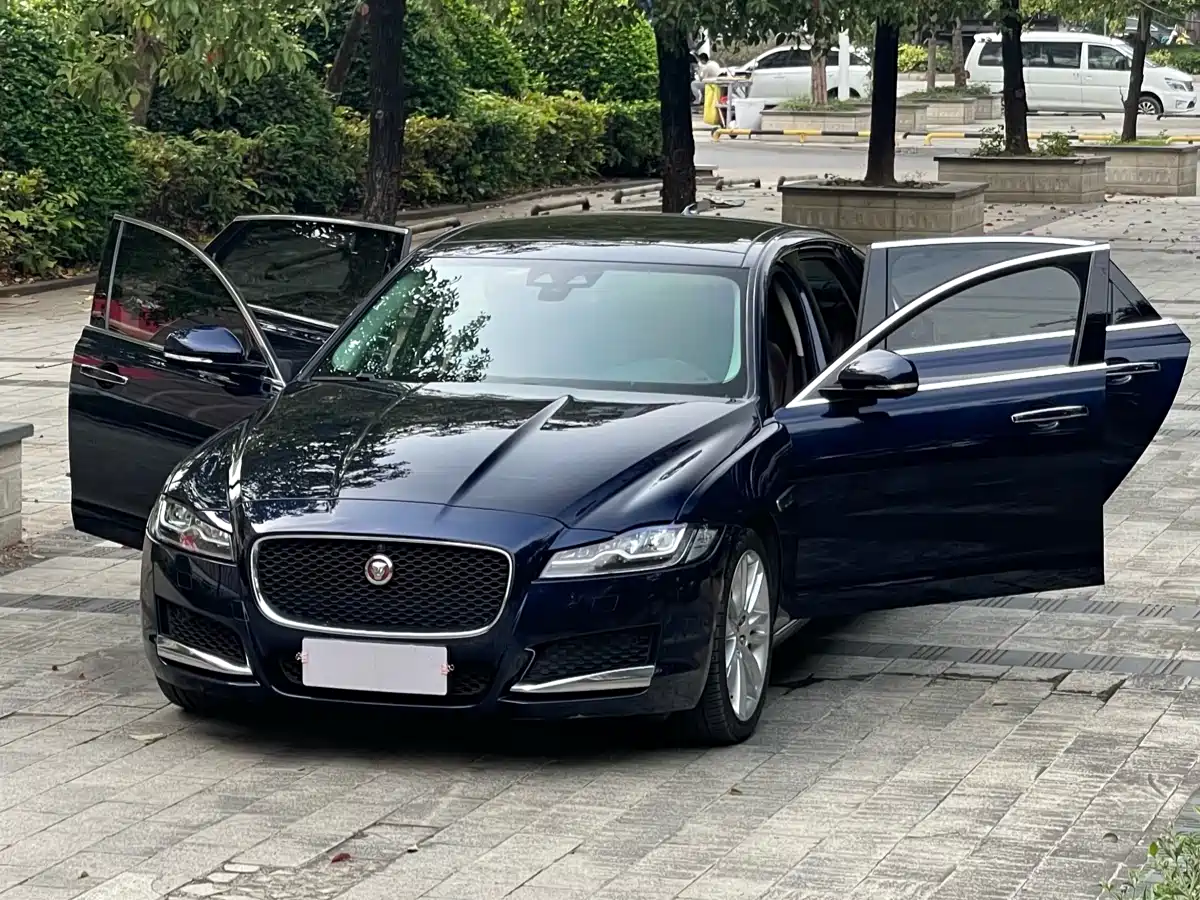 Jaguar XFL 2020 XFL 2.0T P250 4WD Premium Edition фото 15
