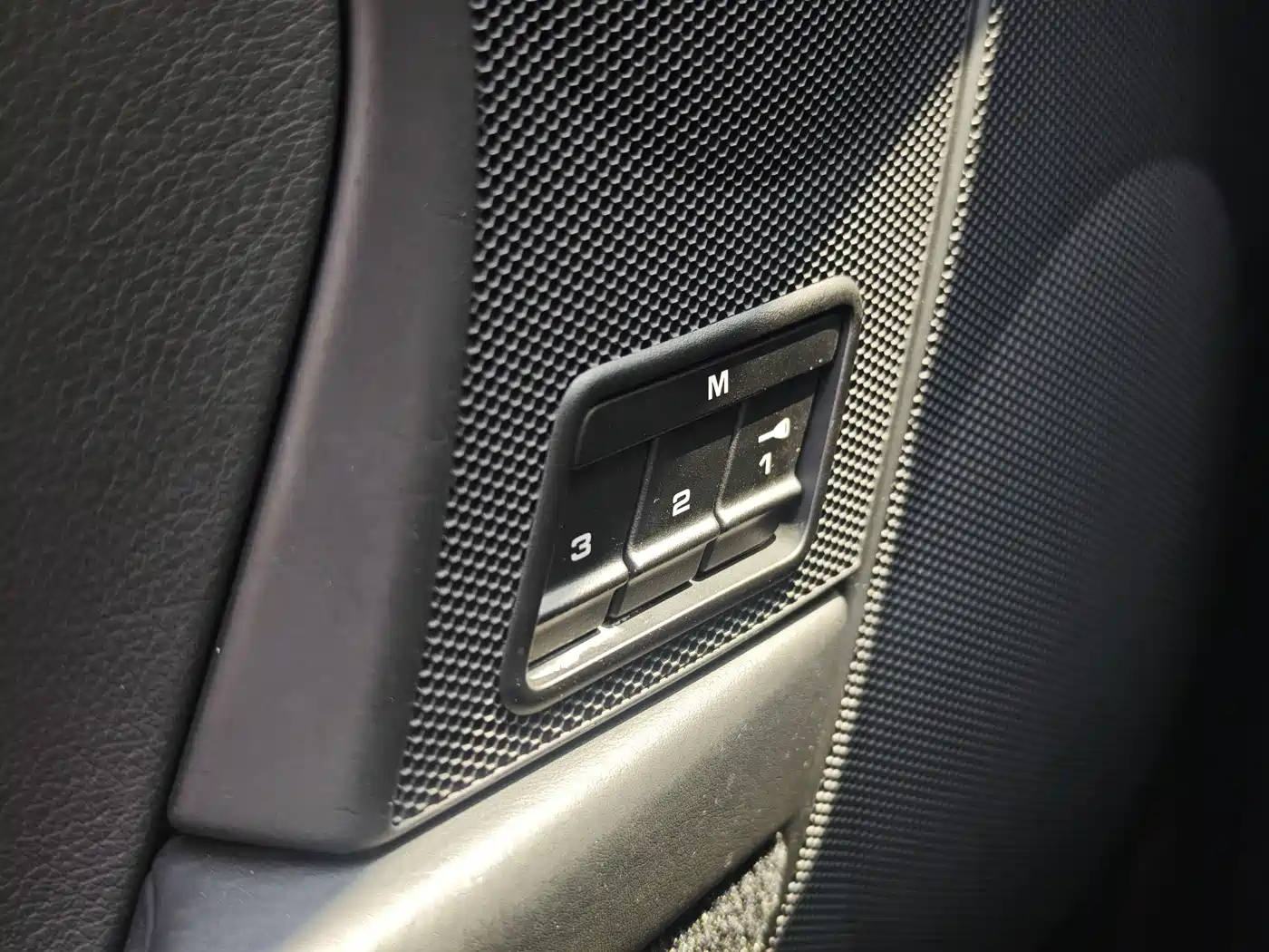 Porsche Cayman 2012 2012 Cayman Black Edition 2.9L