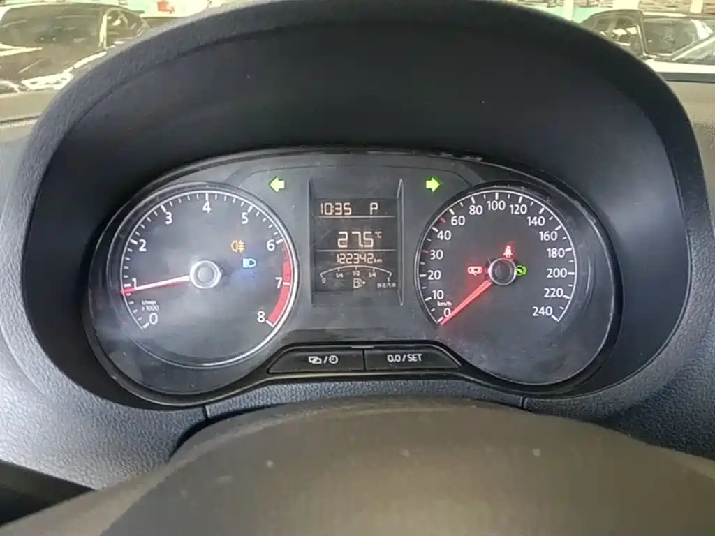 Volkswagen Polo 2016 1.4L Automatic Trend фото 12