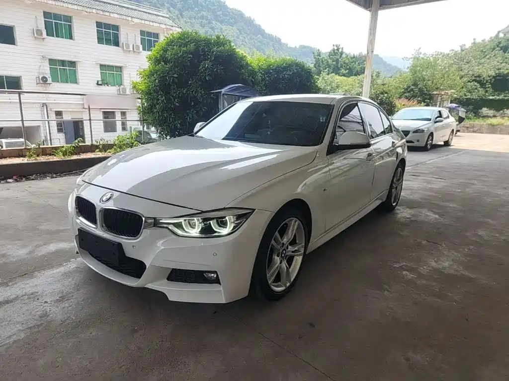 Photo 2 - BMW 3 Series