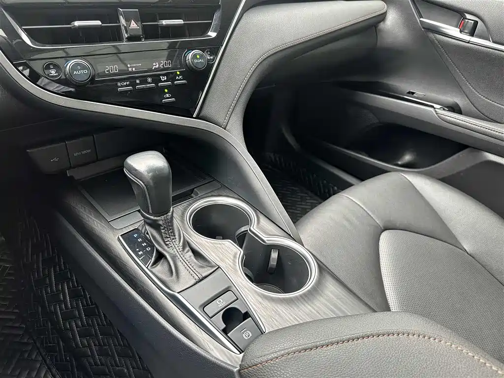 Toyota Camry 2021 2.0G Luxury Edition фото 21