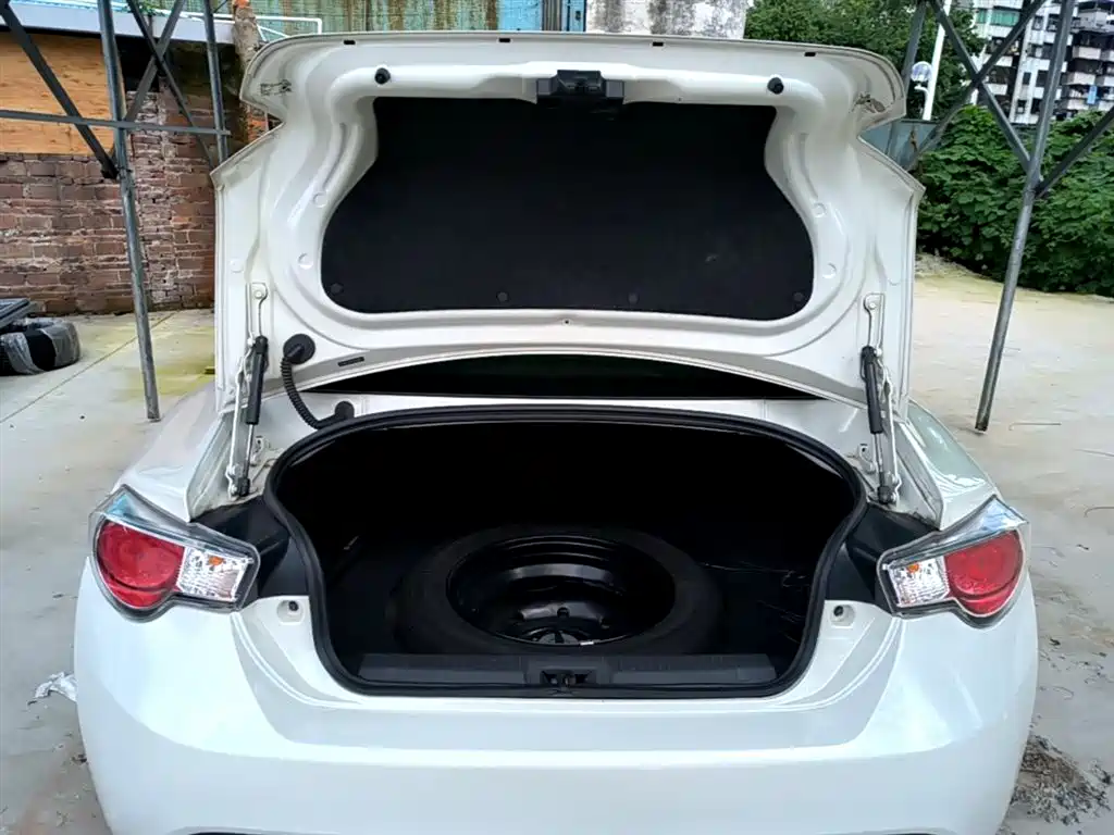 Toyota 86 2014 2.0L Automatic Luxury фото 19