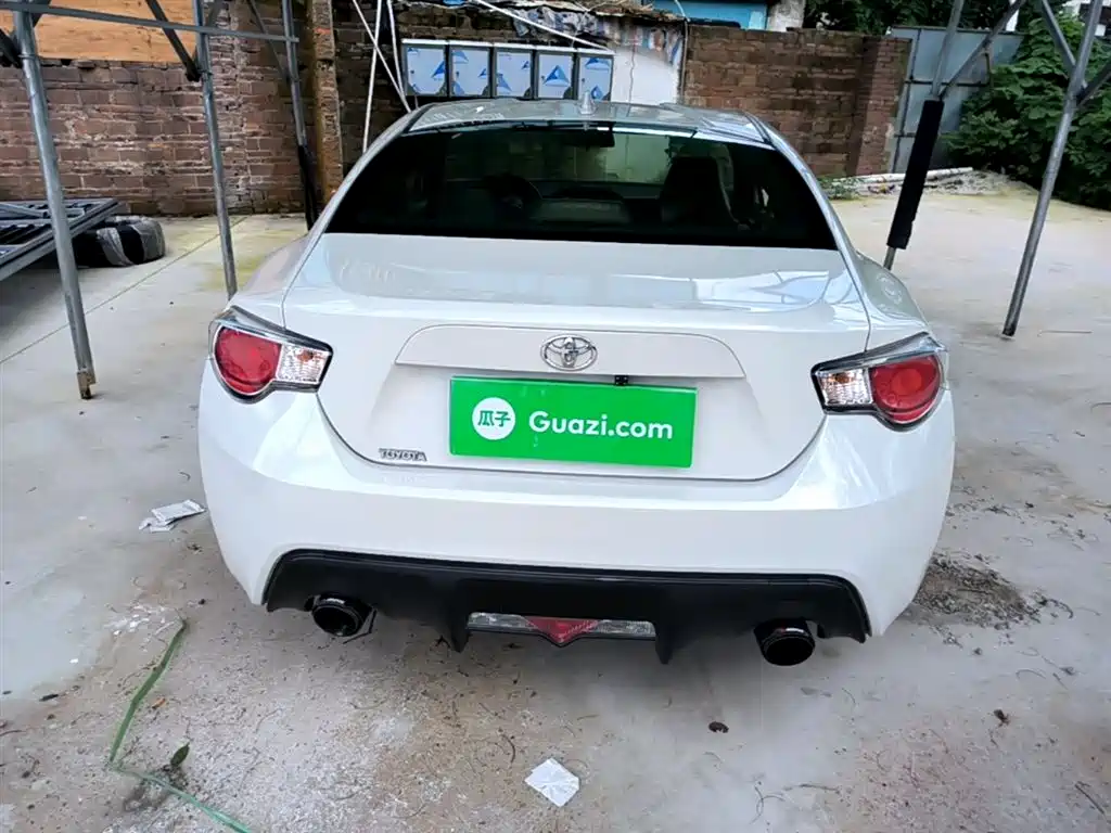 Toyota 86 2014 2.0L Automatic Luxury фото 6