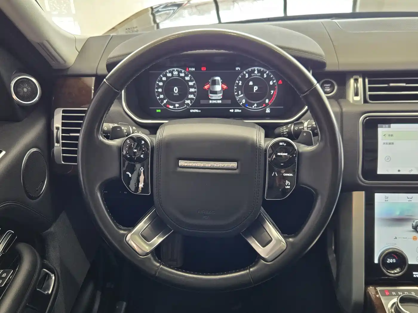 Land Rover Range Rover 2022 3.0 L6 360PS Golden Age Edition фото 18
