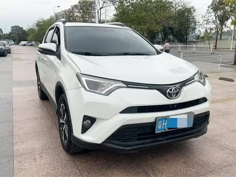 Toyota RAV4 Rongfang 2016 2.0L CVT 2WD Trend (China V) фото 3