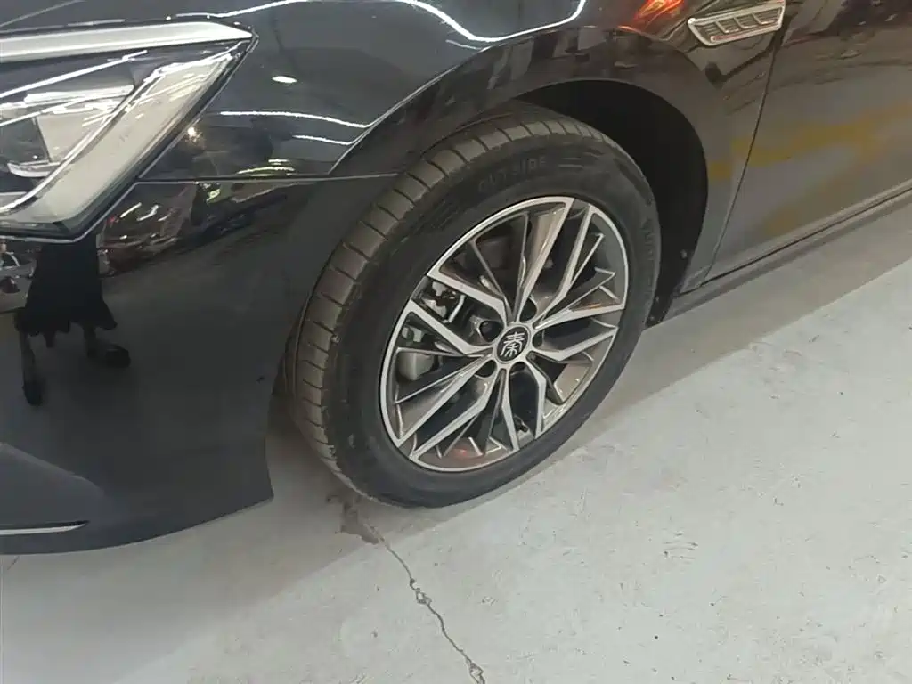 BYD Qin PLUS 2021 DM-i 55KM Flagship фото 22