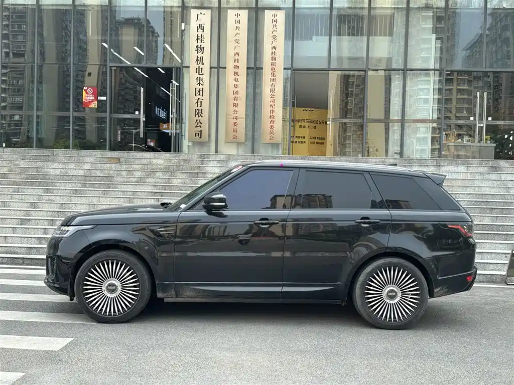 Land Rover Range Rover Sport 2020 3.0 L6 HSE DYNAMIC фото 4