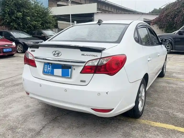 Hyundai Elantra 2011 1.6L Manual Comfort фото 4