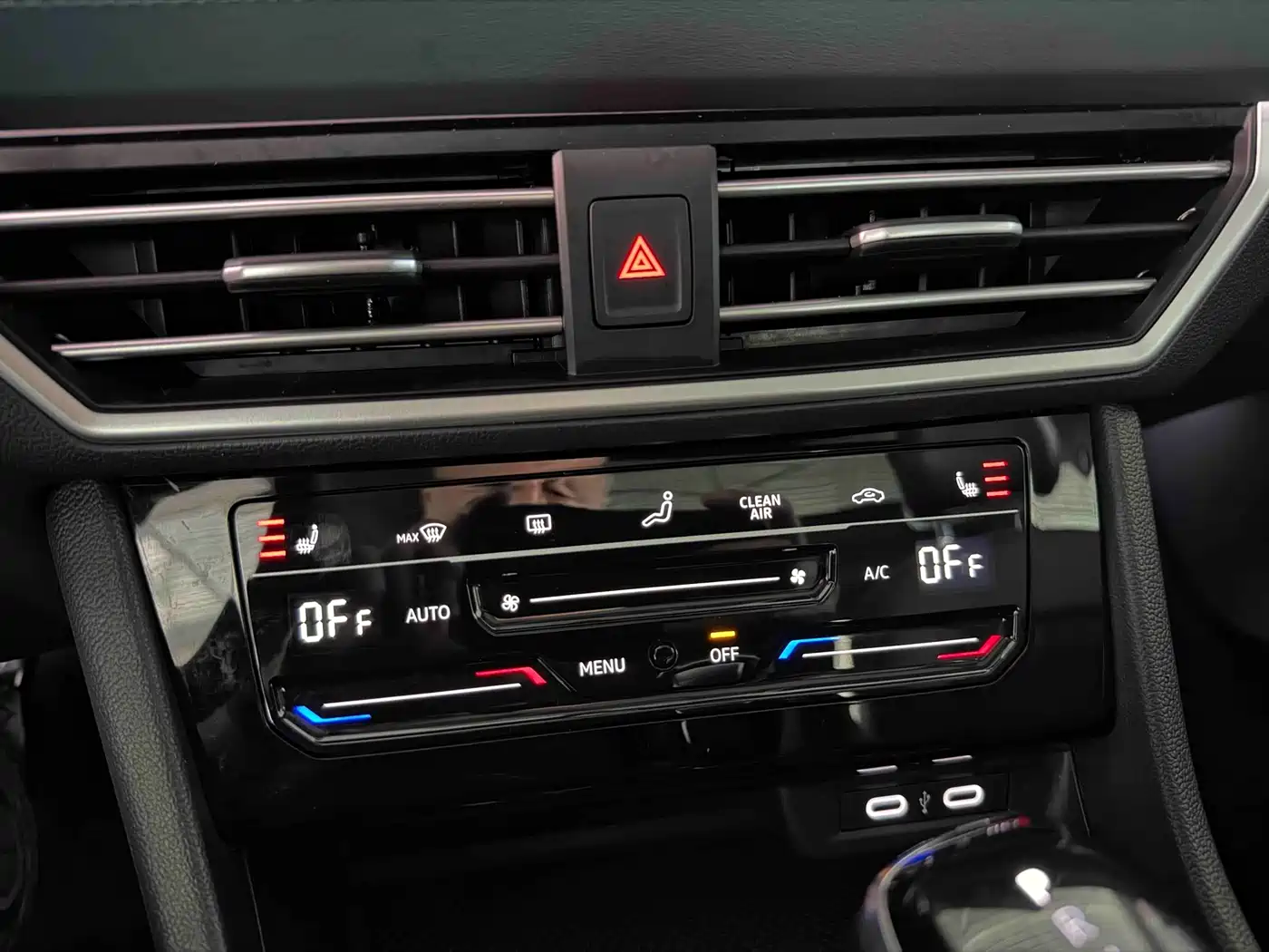 Volkswagen Sagitar 2023 Model Year 280TSI DSG Surpass Edition фото 12