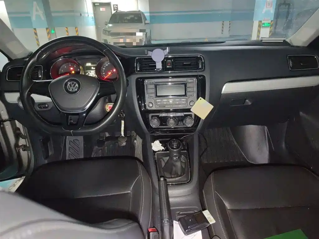 Volkswagen Sagitar 2015 1.6L Manual Comfort фото 13